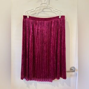 Ava & Viv Velvet Accordion Skirt